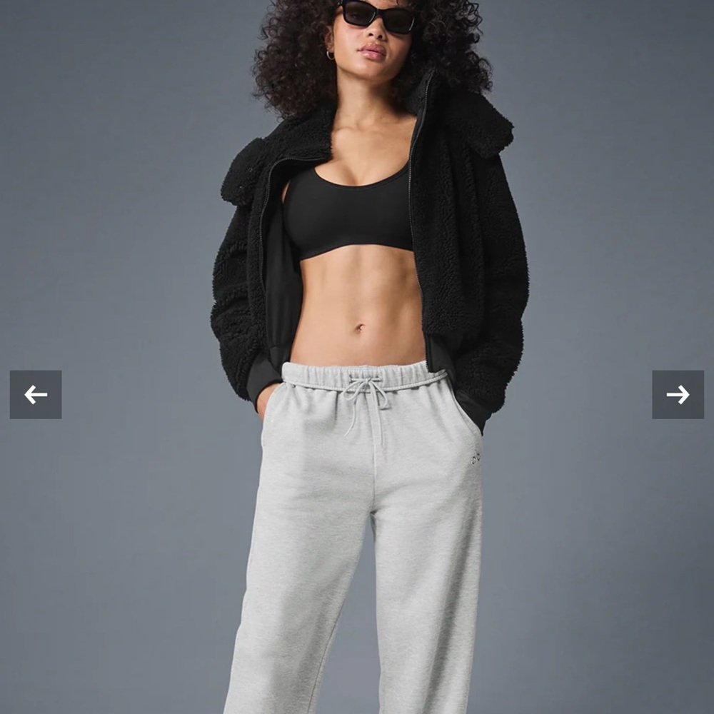 Alo - Foxy Sherpa Jacket in Black - Picture 4 of 4